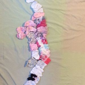 Baby socks and mitten set